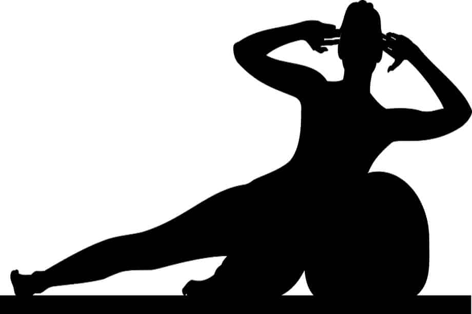 Silueta de una mujer realizando ejercicios con un fitball sobre un fondo blanco