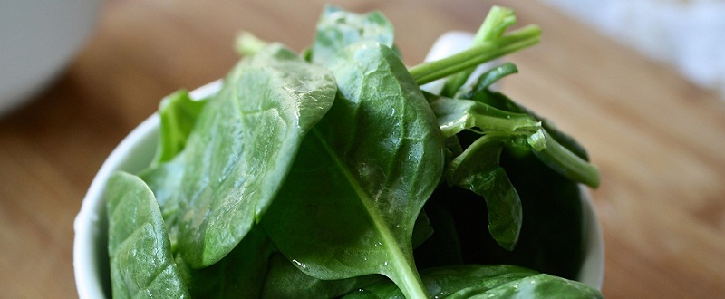 las verduras de hoja verde son un alimento clave en la dieta depurativa