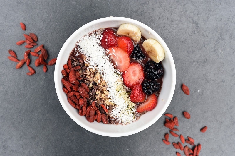 los cereales y la fruta son recomendables en todo desayuno saludable