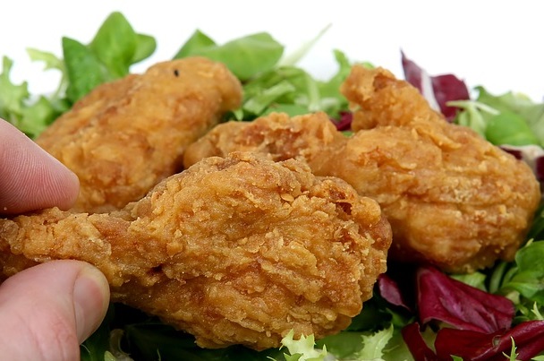 Alimentos prohibidos en dieta blanda son rebozados y frituras