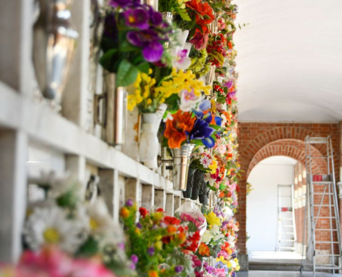 nichos en propiedad con flores