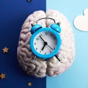 Ilustración de un cerebro, un reloj y cielo