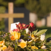 flores en cementerio